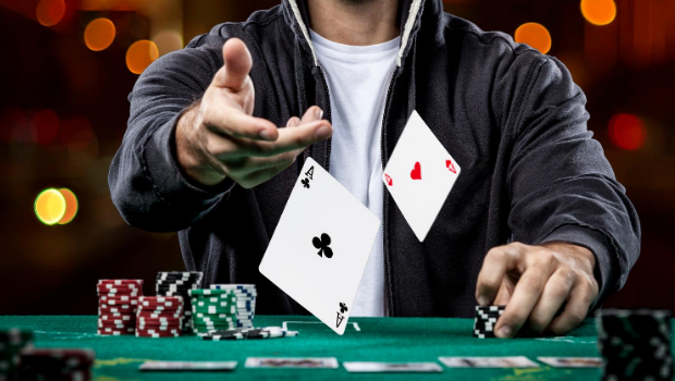5 idei de cadouri pentru pasionatii de poker